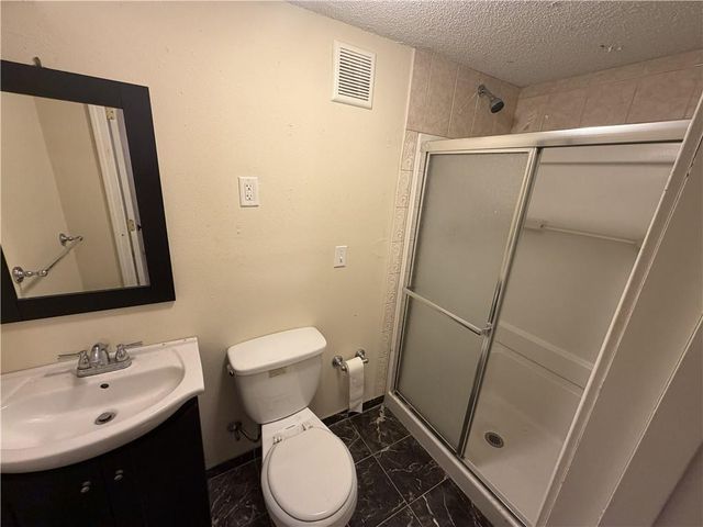 401 E 90th Terrace, Kansas City, MO 64131