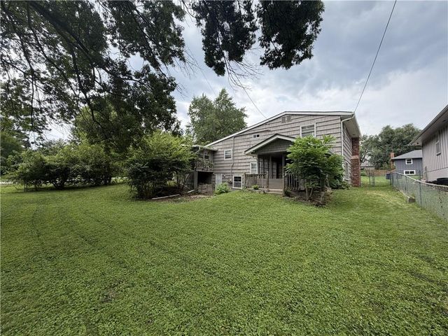 401 E 90th Terrace, Kansas City, MO 64131
