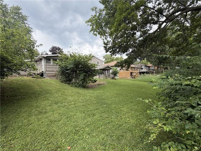 401 E 90th Terrace, Kansas City, MO 64131
