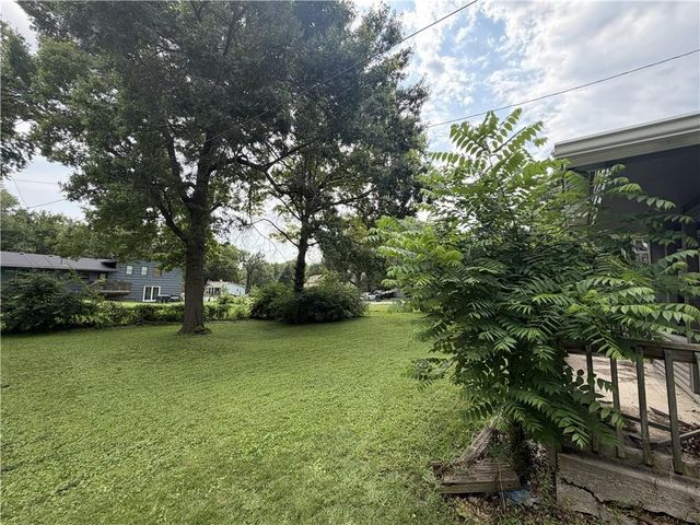 401 E 90th Terrace, Kansas City, MO 64131