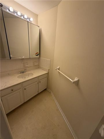 401 E 90th Terrace, Kansas City, MO 64131