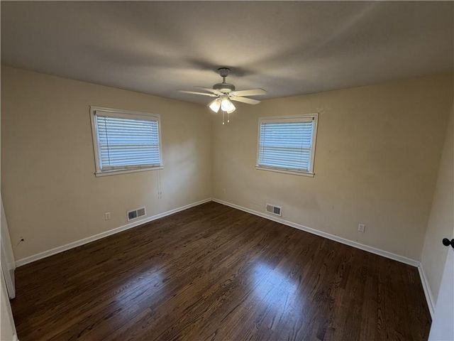 401 E 90th Terrace, Kansas City, MO 64131
