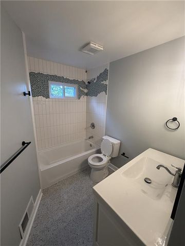 401 E 90th Terrace, Kansas City, MO 64131