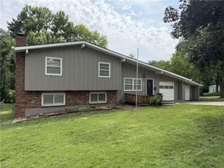 401 E 90th Terrace, Kansas City, MO 64131