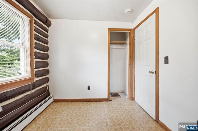 26 Clubhouse Avenue, West Milford, NJ 07480