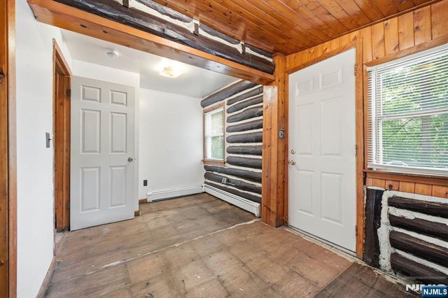 26 Clubhouse Avenue, West Milford, NJ 07480