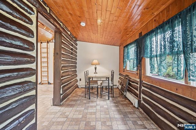 26 Clubhouse Avenue, West Milford, NJ 07480
