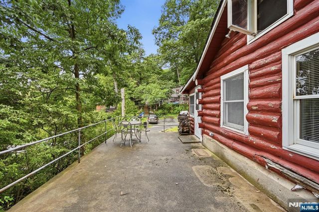 26 Clubhouse Avenue, West Milford, NJ 07480