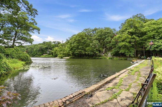 26 Clubhouse Avenue, West Milford, NJ 07480