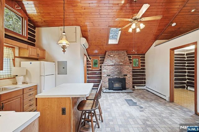 26 Clubhouse Avenue, West Milford, NJ 07480