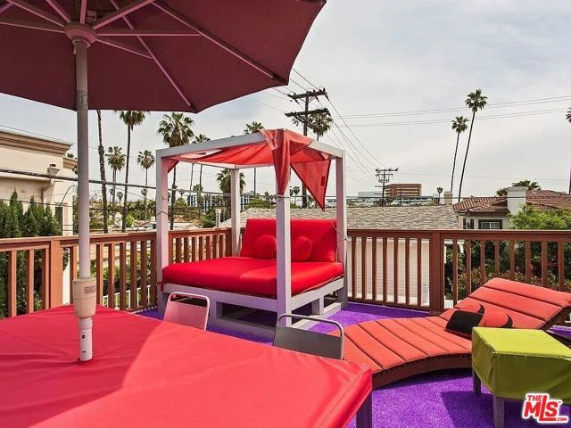 8661 Clifton Way 1, Beverly Hills, CA 90211