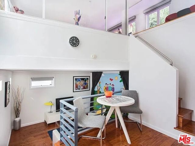 8661 Clifton Way 1, Beverly Hills, CA 90211