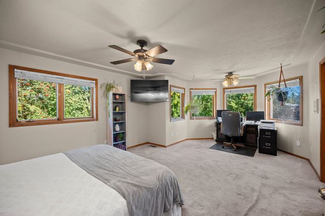 9806 N Ridgecrest Dr, Spokane, WA 99208