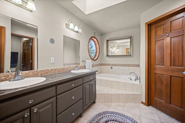 9806 N Ridgecrest Dr, Spokane, WA 99208
