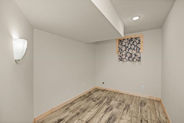 9806 N Ridgecrest Dr, Spokane, WA 99208