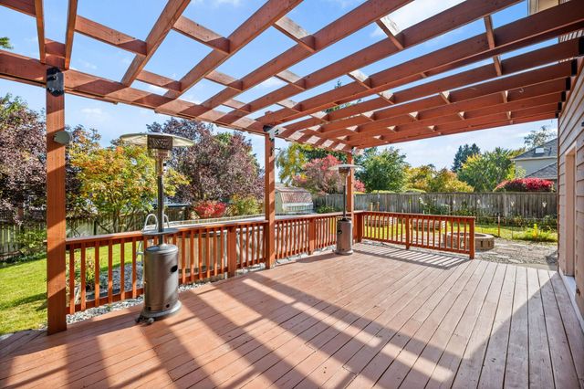 9806 N Ridgecrest Dr, Spokane, WA 99208