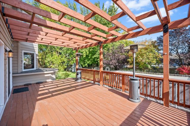 9806 N Ridgecrest Dr, Spokane, WA 99208