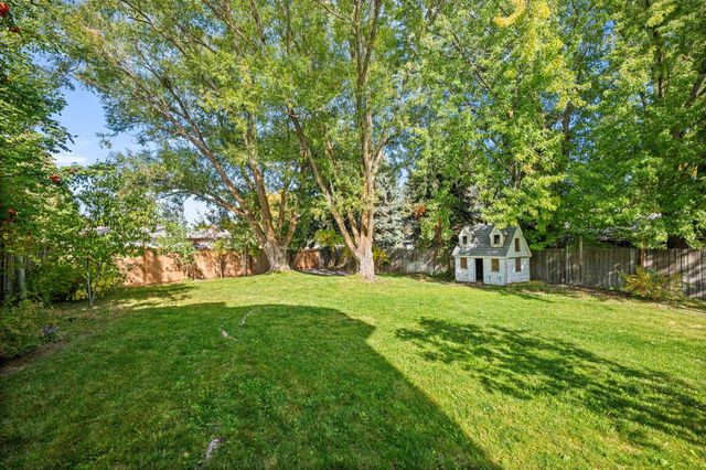 9806 N Ridgecrest Dr, Spokane, WA 99208