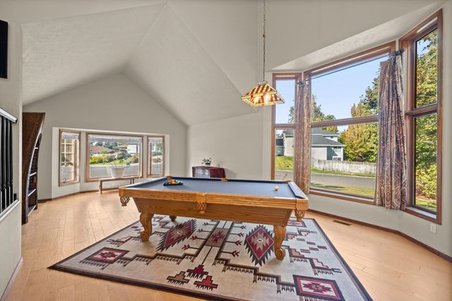 9806 N Ridgecrest Dr, Spokane, WA 99208