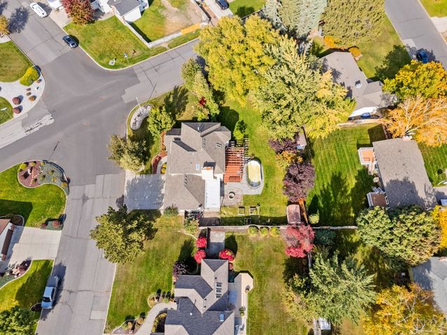 9806 N Ridgecrest Dr, Spokane, WA 99208