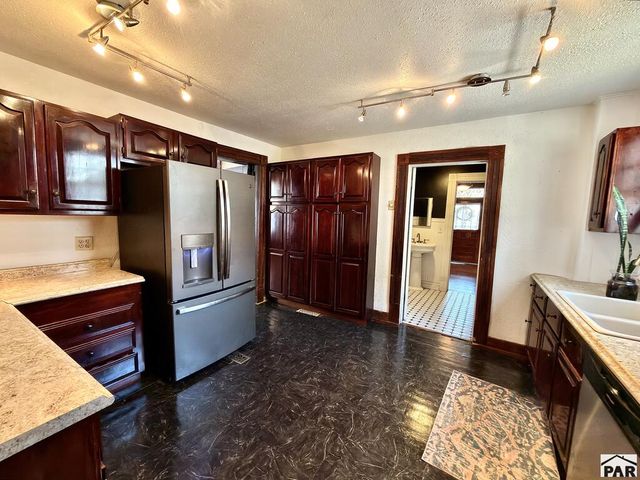 417 W 11th St, Pueblo, CO 81003