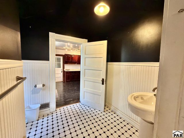 417 W 11th St, Pueblo, CO 81003
