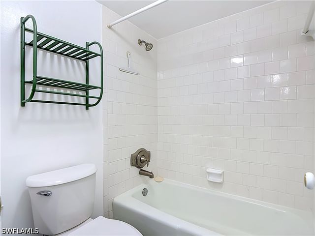 1086 Forest Lakes DR 102, Naples, FL 34105