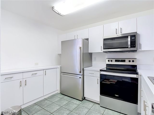 1086 Forest Lakes DR 102, Naples, FL 34105