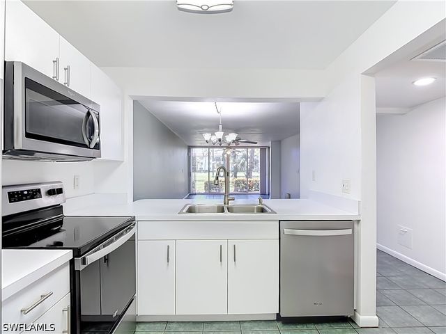 1086 Forest Lakes DR 102, Naples, FL 34105