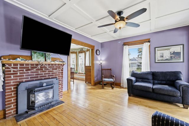 22 Lemuel Ave, Chicopee, MA 01013