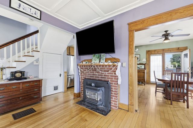 22 Lemuel Ave, Chicopee, MA 01013
