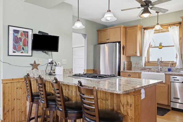 22 Lemuel Ave, Chicopee, MA 01013