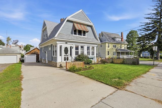 22 Lemuel Ave, Chicopee, MA 01013