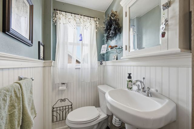 22 Lemuel Ave, Chicopee, MA 01013