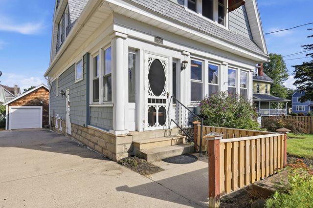 22 Lemuel Ave, Chicopee, MA 01013