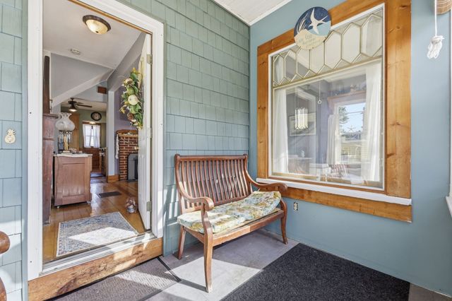 22 Lemuel Ave, Chicopee, MA 01013