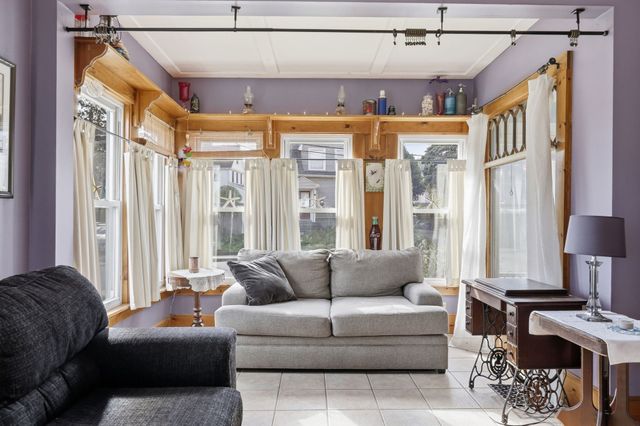 22 Lemuel Ave, Chicopee, MA 01013