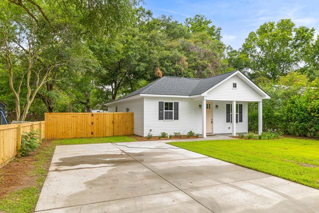 2620 Stark Lane, North Charleston, SC 29405