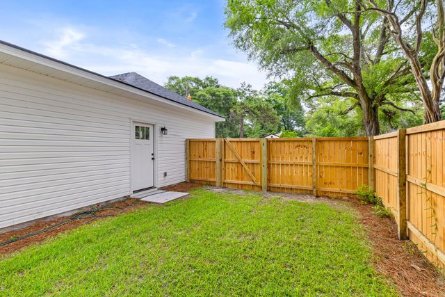 2620 Stark Lane, North Charleston, SC 29405