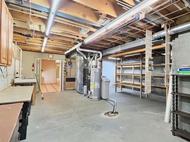 18128 KATHRYN AVE, Boonville, MO 65233