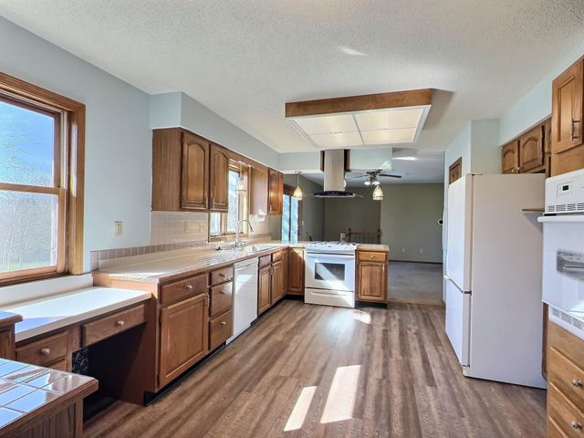 18128 KATHRYN AVE, Boonville, MO 65233