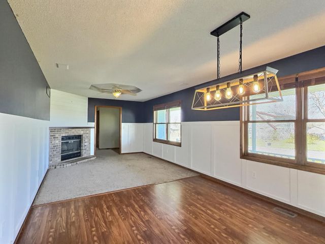 18128 KATHRYN AVE, Boonville, MO 65233