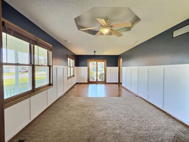 18128 KATHRYN AVE, Boonville, MO 65233