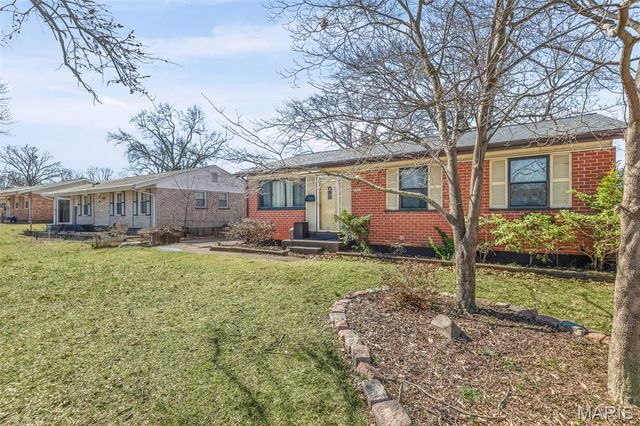 1826 Oliveto Lane, Hazelwood, MO 63042