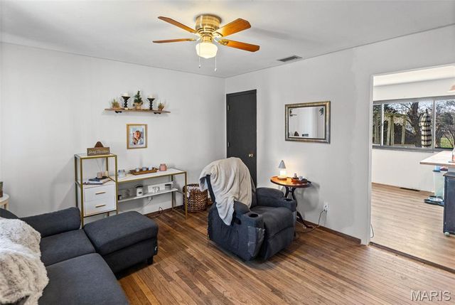 1826 Oliveto Lane, Hazelwood, MO 63042