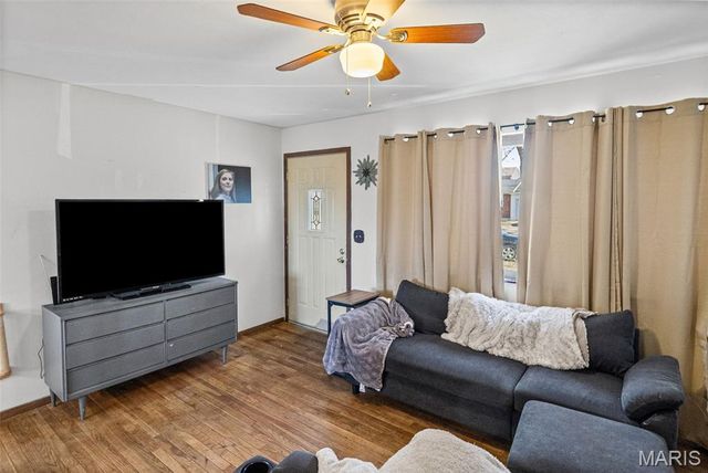 1826 Oliveto Lane, Hazelwood, MO 63042