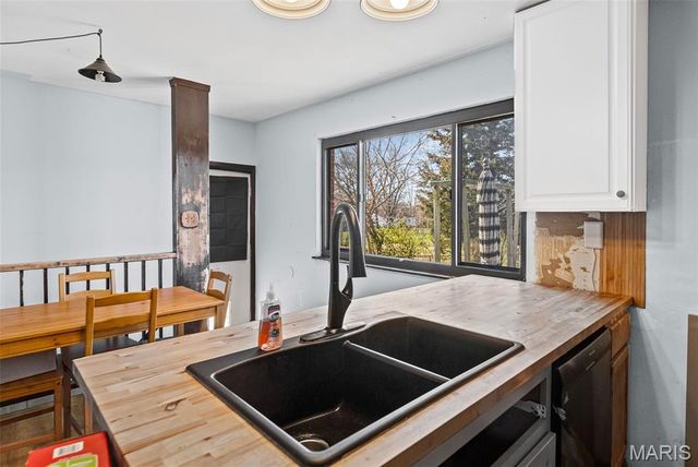 1826 Oliveto Lane, Hazelwood, MO 63042