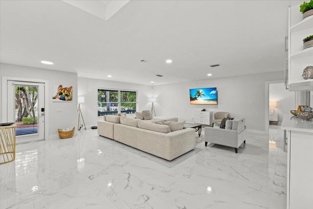 5136 Beechwood Road, Delray Beach, FL 33484