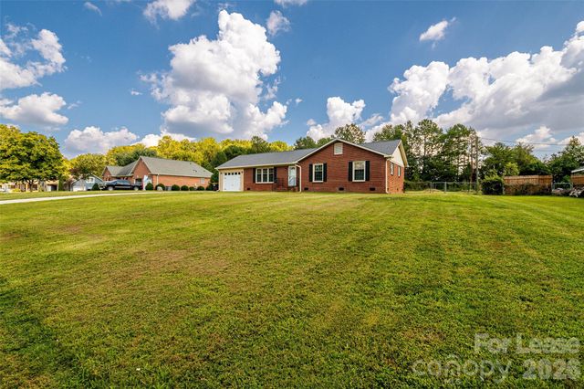 114 Cottonwood Drive, Mount Holly, NC 28120