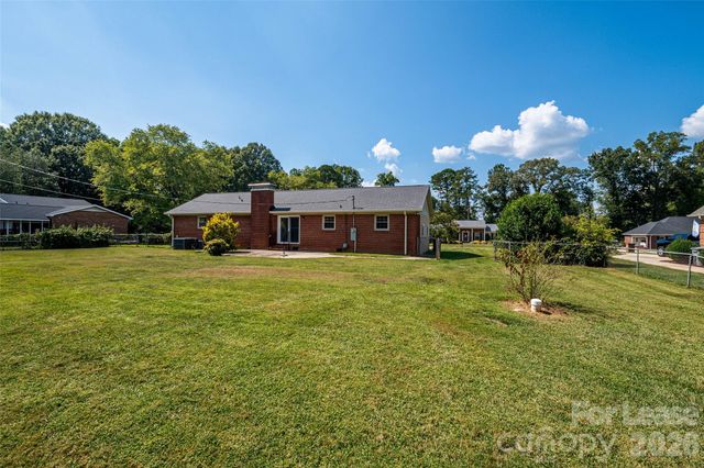 114 Cottonwood Drive, Mount Holly, NC 28120
